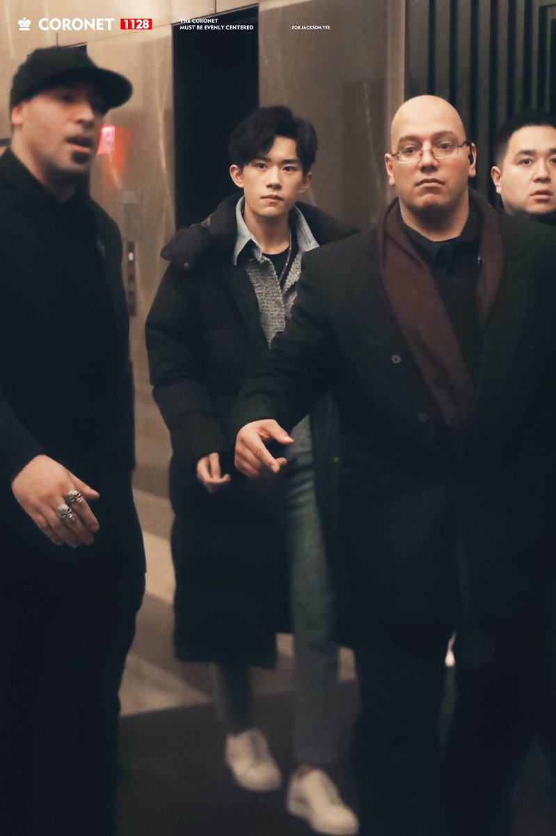 LoveeJacksonYEE's tweet photo. Have nothing to say, just cherish the moment we met you.😭
 #JacksonYee https://t.co/MC4Rr5vi39