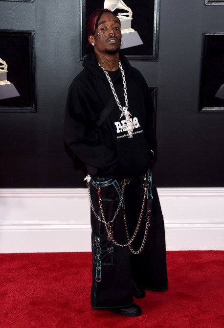 vulture's tweet image. Your complete look at this year's #Grammys red-carpet vult.re/2Ek9U9E
