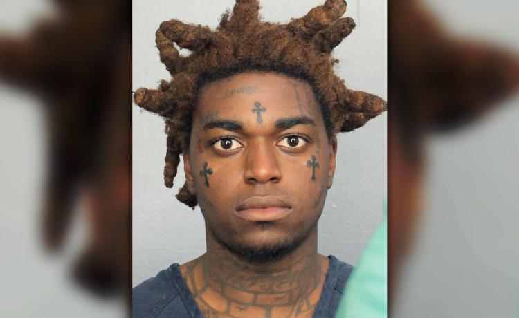 HPunchReport's tweet image. Kodak Black Argues With Police about Search Warrant After They Raid His House!! htl.li/nGbK30hXn01 #kodak #black #search #warrant #raid #home #police #argues #attact #drugs #guns #crime #rapper #hiphop #celebrity #news