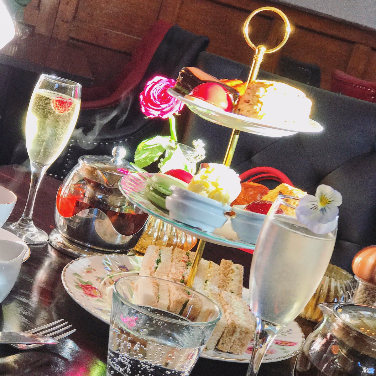 Had the most beautiful afternoon tea <a href="/courthousechesh/">The Courthouse</a> today - Full review coming up soon

#skinnykitchensecrets #thecourthousecheshire