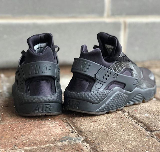 nike huarache snakeskin black
