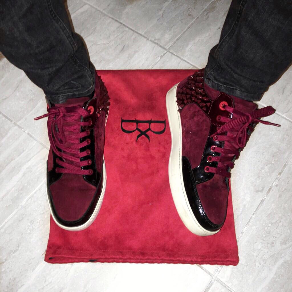 mikedinks's tweet photo. Loving the royaums @Royaums #royaums #footwear #FashionWeek https://t.co/fRFPLNLdYI