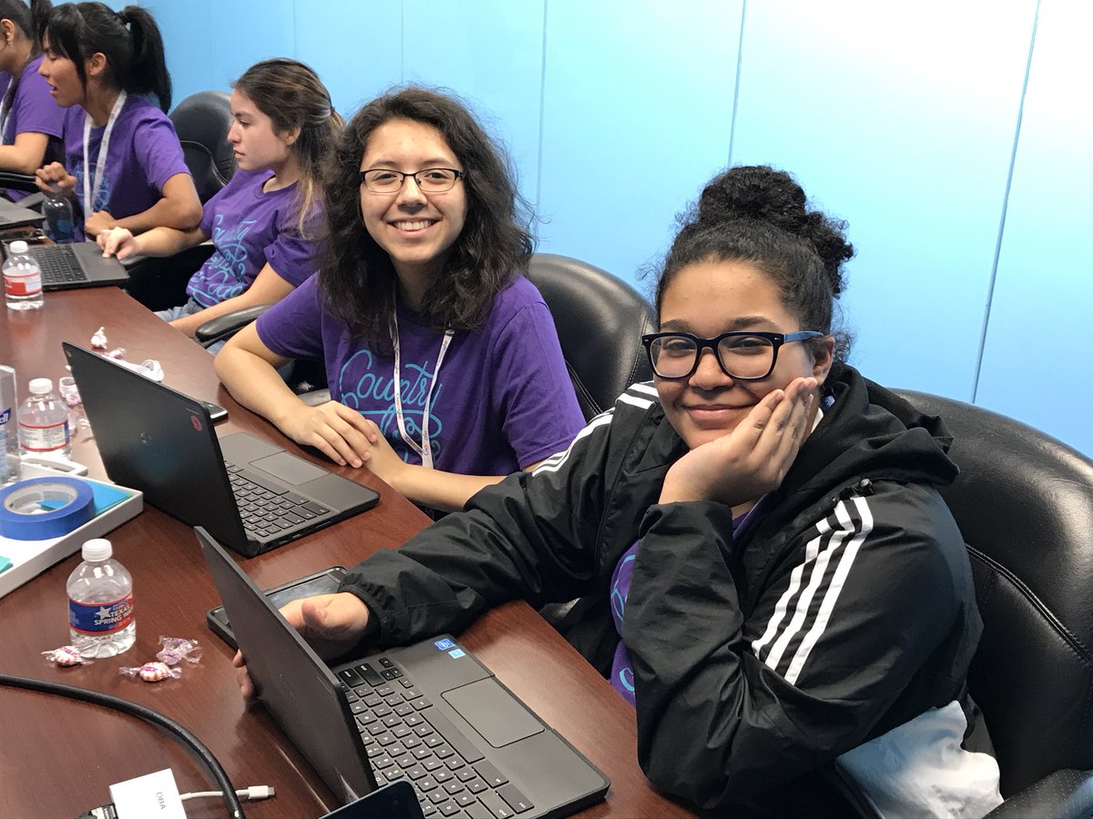 Techs4Tex's tweet photo. Our passion: Reaching out to girls living in #Rural communities, giving them a taste of #careersintech #html #CSS #womenintech so they have career choices, not deadend jobs! #CountryGirlsCode @NCWIT @ECEP_CS @csteachersorg @CSforAllTchrs https://t.co/Mm0VDYTwDw