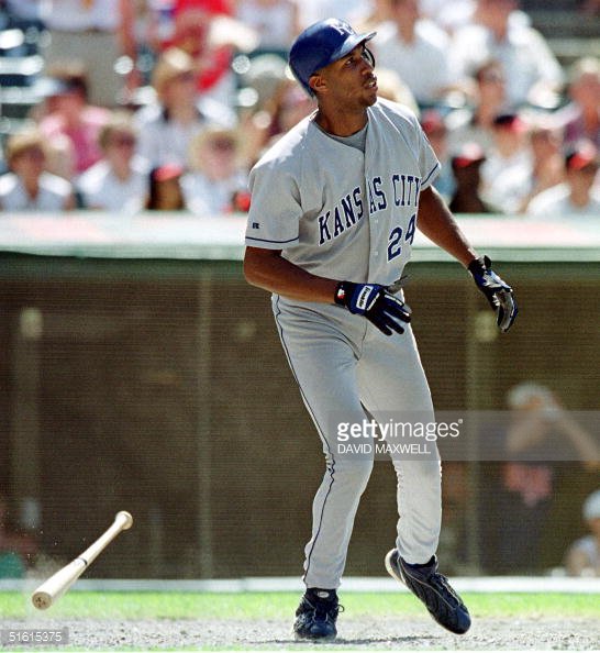 Happy Birthday to former Kansas City Royals player Jermaine Dye , who turns 44 today! 