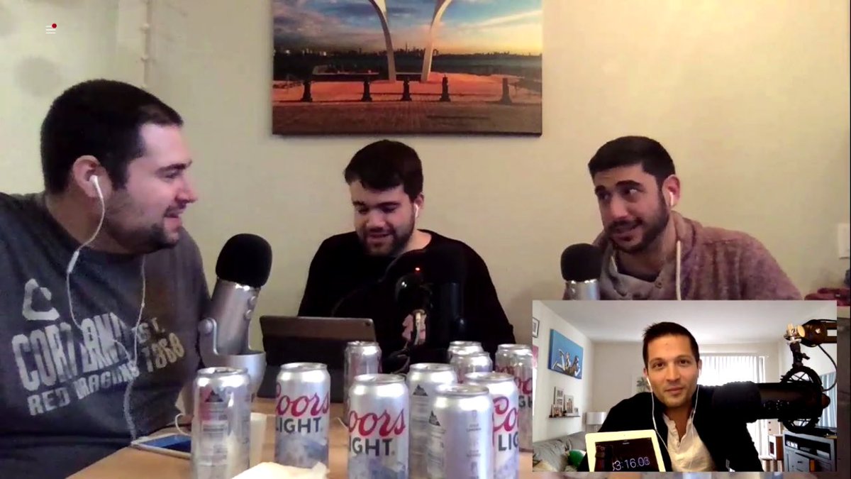 BoyWonder11_'s tweet photo. Coors the best power hour beer @CoorsLight @UnrankedPodcast @TweetHumes #silverbullet #videogames #podcastkings https://t.co/PB7i0FIVwF