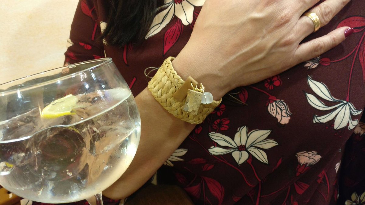 JoyasdePalo's tweet photo. Una joyita de palo muy especial, con cristal de playa y palito natural #ecofriendly #modasostenible https://t.co/8MsKGz4nt0