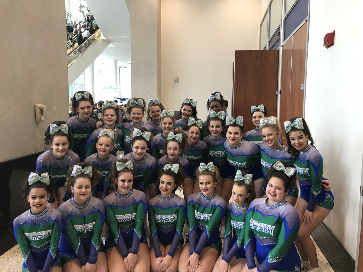 shellbell0818's tweet image. Vixens are on fire!! Day 2 @AthleticChamp 💙💚 #darksidedomination