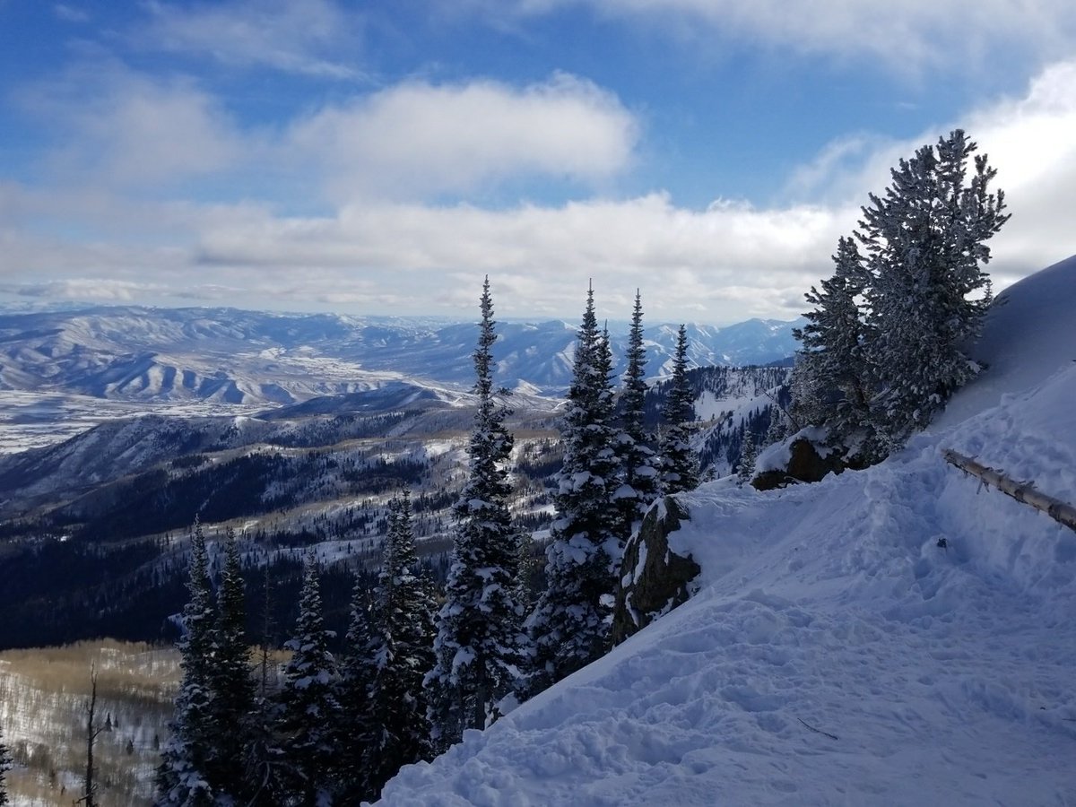 PowderSoles's tweet image. Clear day up at @BrightonResort with some views like no other