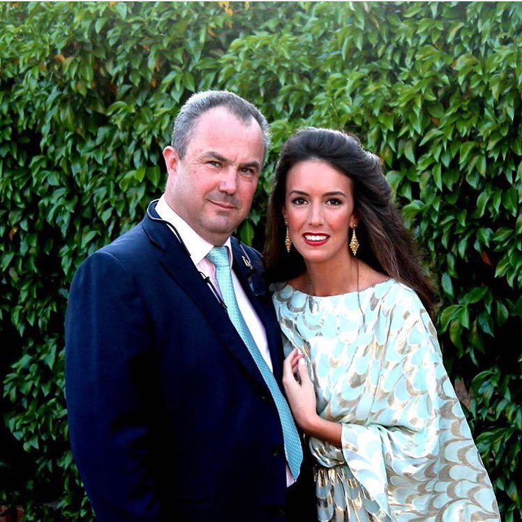 bgo_me's tweet photo. Más bella, imposible❤ @carolinadurancort con nuestro vestido "Atenea" anís💫
Carolina y familia, gracias por confiar en nosotros y por enviarnos fotos!☺️No sabéis lo felices que nos hacéis🥂#bgoandme #bgoandmegirls #atenea #anis #invitadaperfecta #clientastop #madeinspain https://t.co/92hOKxEcBG