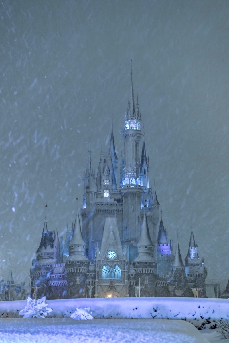 yusukegram's tweet photo. "雪ディズニー" https://t.co/hlUtfNPt99