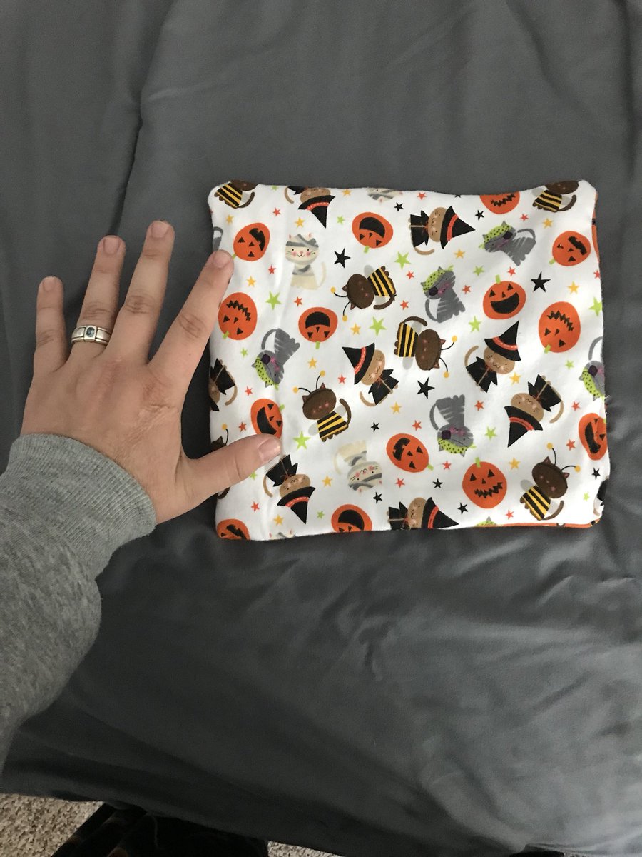 MadelynClock's tweet photo. #SewingSunday trying out a new quilt pattern and practicing sewing straight lines! Using old halloween scraps for practice😂 https://t.co/rKSiYoej0o