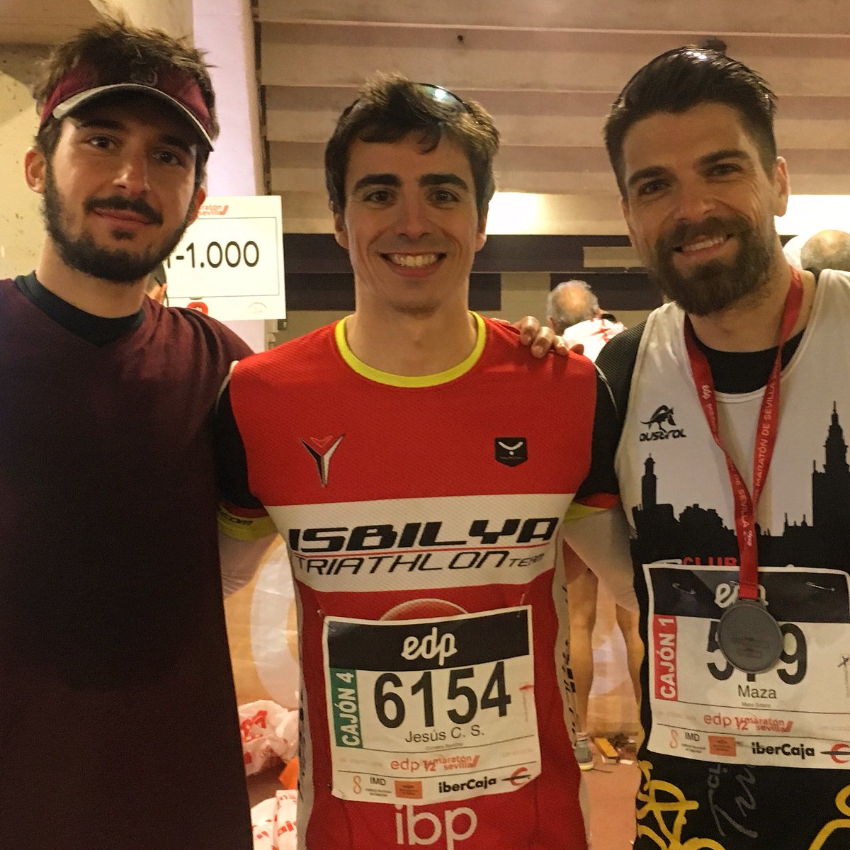 Hoy, representando a @orlmacarena en la #MediaMaratonSevilla 🏃🏻‍♂️💨  #HUVMacarenasemueve #GameOfHealth