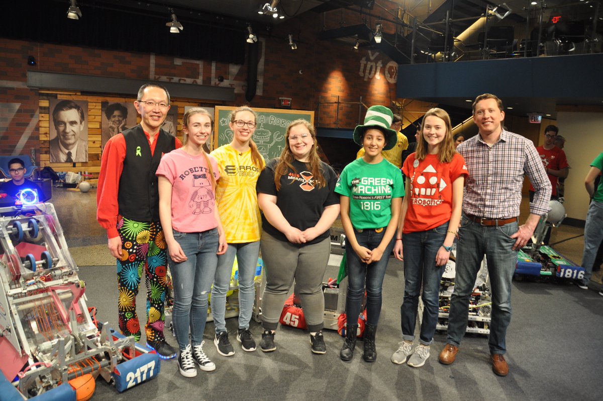 YojiShimizu's tweet photo. An upcoming episode of TPT's Hands-On Science will be all about robots &amp; feature @MNFIRSTRegional FRC teams @therobettes @errors3130 @MinuteBots @FIRSTteam1816 &amp; @FRC2500 #omgrobots https://t.co/tedly6ACK4