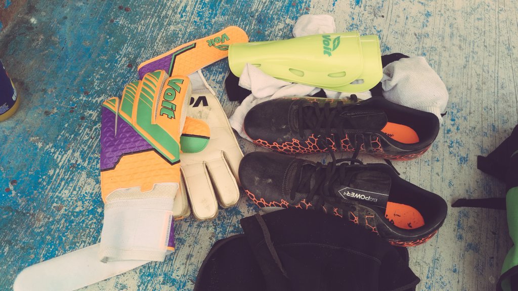 ramirezgaytanmx's tweet image. 8 años sin jugar en cancha grande. Muy contento y satisfecho ganamos 2-0 #FIFAeWorldCup Los que dicen “no puedes” o “no podrás” son los que probablemente temen que “puedas”. #PolarFIT #Libero