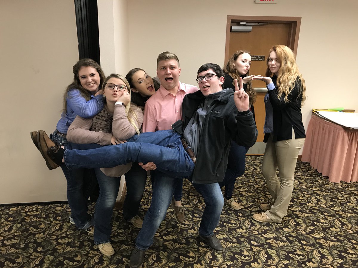 TylreP's tweet photo. Outstanding weekend at my last #212GrowthRM and #360influence conferences! I learned so much and can’t wait to share with others the incredible ways to improve ourselves as leaders. Thank you all for great memories💛💙 @floridaffa @NationalFFA @Syngenta https://t.co/ge4jv05s2V