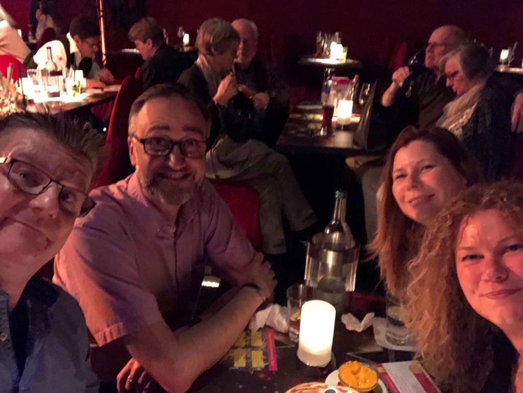 SundayMagicRom's tweet photo. Varieté Et Cetera Bochum. Nice evening with Magic Friends #magic #tischzauberer #zauberina #show #variete #fun #friends #magic https://t.co/WH8yuFGfia