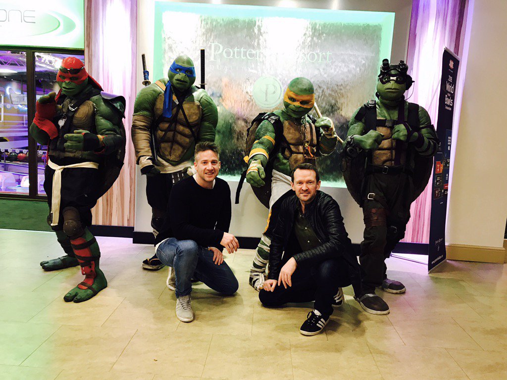 theloungestudio's tweet image. @david_insideout tonight&apos;s team !! :) #premiereeventsuk