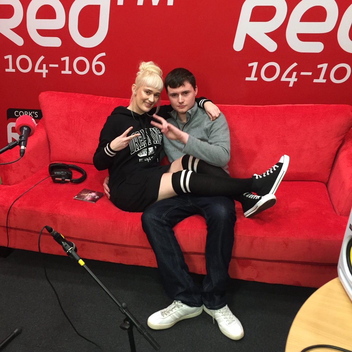 Great fun tonight <a href="/CorksRedFM/">Red FM</a> on Green on red some new shows launched such as Red on red with <a href="/mike_mcgb/">mike_mcgb</a> also loads of guests thanks @kalikahofficial @8HourBoyz @andreawofficial <a href="/craicmob/">Craic Mob</a> <a href="/davemacardle/">Dave Mac</a> @DonovanLive <a href="/killianpet/">Killian Petit</a>