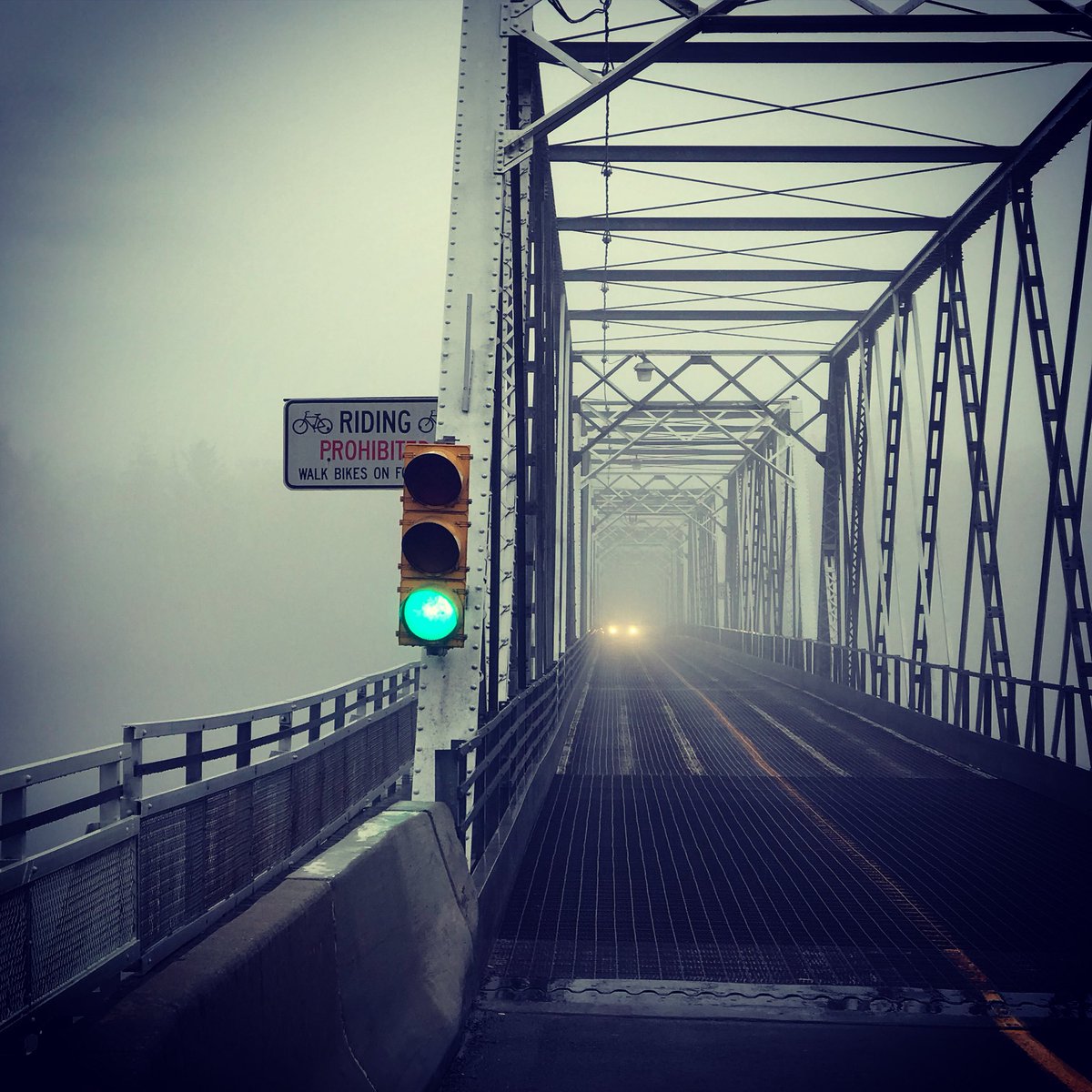 DiWebster1's tweet photo. Cool #fog this morning #washingtoncrossing #bridge @Visit_NJ @VisitBucksPA https://t.co/2TCHpcTCbL
