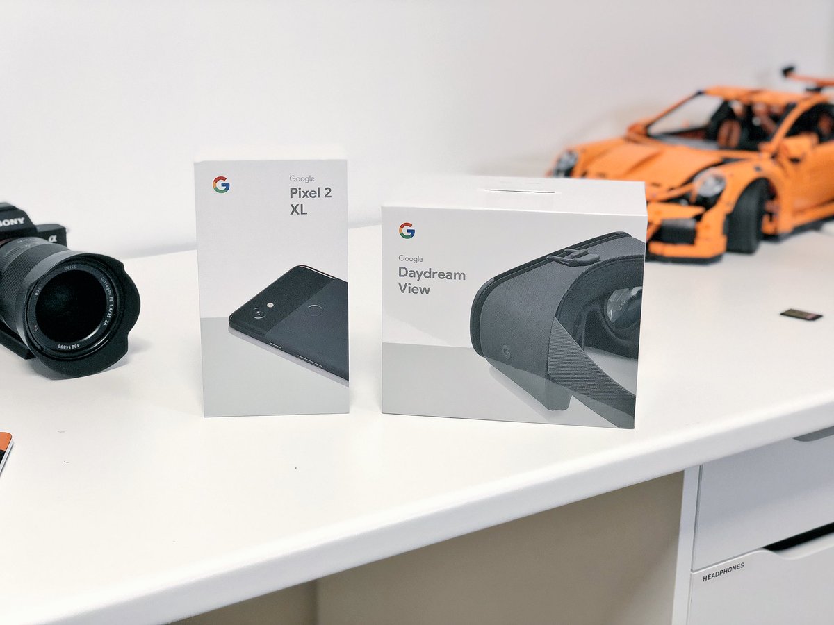 INSTA/TWITTER GIVEAWAY IS HERE!

These are the BEST devices for travelling! <a href="/Rogers/">Rogers</a> and <a href="/googlecanada/">Google Canada</a> are hooking you guys UP!

RT and winners announced in a week! ENJOY 😁 #roamon #withrogers