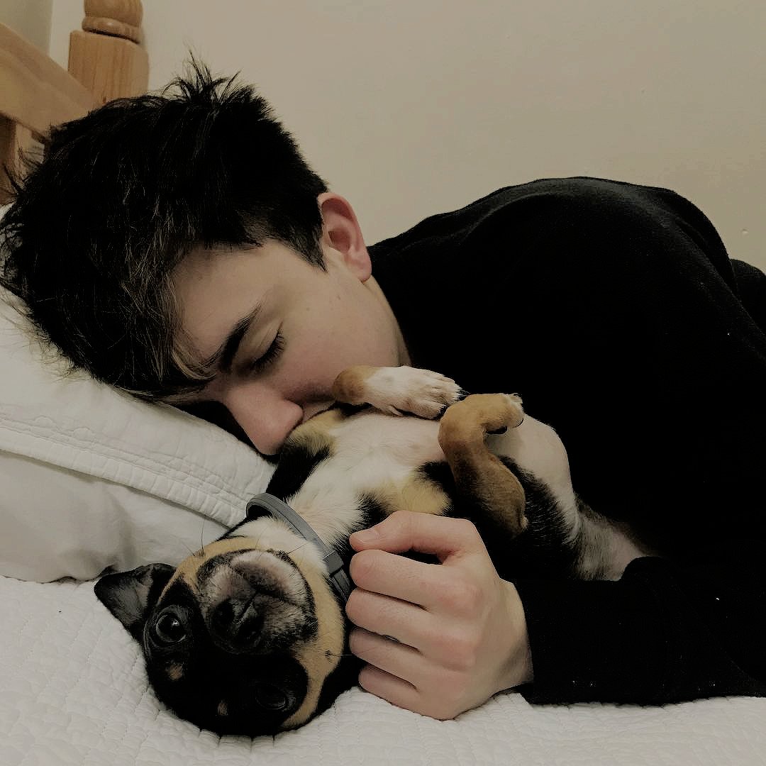 DUSTYUNSOLVED's tweet photo. it's been a hard week, but i love comin' home to my favorite boy! ♡ https://t.co/KdY2hYie3Q