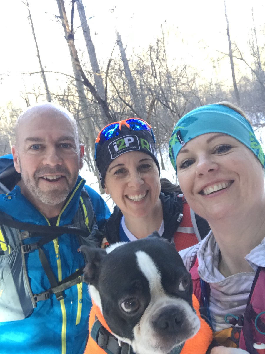 DeltaD613's tweet photo. Sunday Run day. Iβm so blessed to have awesome friends to share the pain of a long run on ice with. #15.4km #bostonterrier #MrPickles #trailrun #trailrunner #longrunday #bestrunfriends @RLeanne @UrbanRunr https://t.co/B0Q3G6wZoO