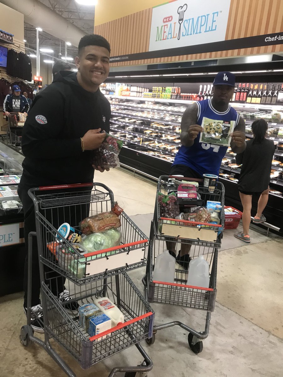 Sunday grocery shopping with @__Moton <a href="/WolfordAdrian/">adrianwolford</a> #WinterWorkouts2018 #Gains