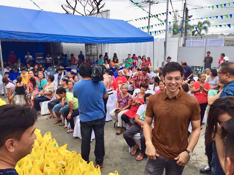 realDDreamers's tweet photo. Kapuso Hottest Derrick Monasterio at ang La Nueva Kontrabida ng kambal karibal na si Kyline Alcantara 
Nagsama sa Charity Event pra sa mga  Senior Citizen ng San Miguel Bulacan #Charity #SeniorCitizen 
Marami pong salamat ❤️ https://t.co/qa5SjQv5g7