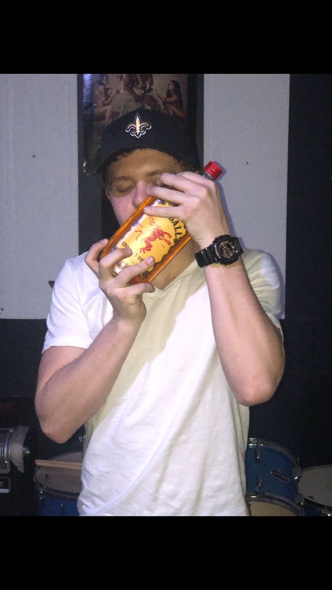 Chxdlewis tweet media