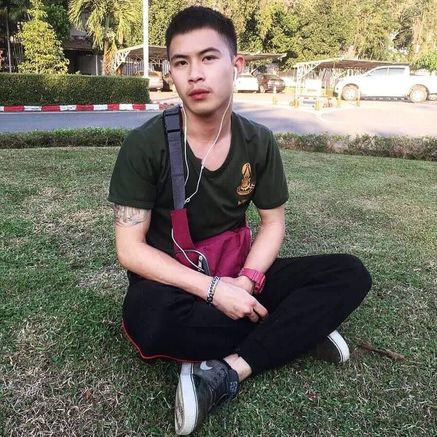 wee31vv's tweet photo. ที่เธอลบเราออกจากเพื่อน เพราะอยากเลื่อนเป็นแฟนแน่ๆ😏
Ig: wee31_v
#แคปชั่นเด็ดๆ #แคปชั่น #แคปชั่นเด็ดแคปให้ด้วย #คำคมในวงเหล้า https://t.co/HzGQ8f9WJD