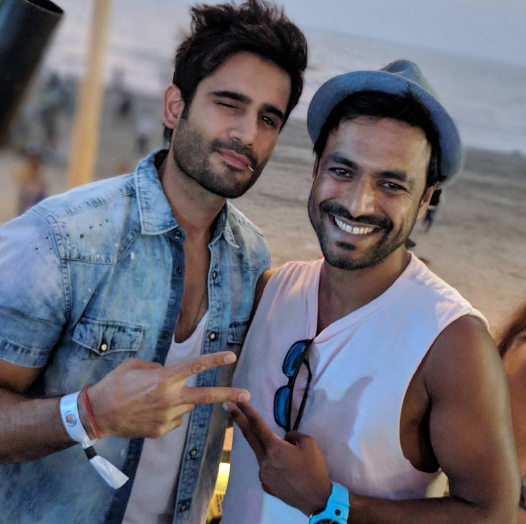 tackerUniverse's tweet photo. @karantacker with friends at #ButterEvents in Mumbai ♥ https://t.co/yUgp3b4P3z