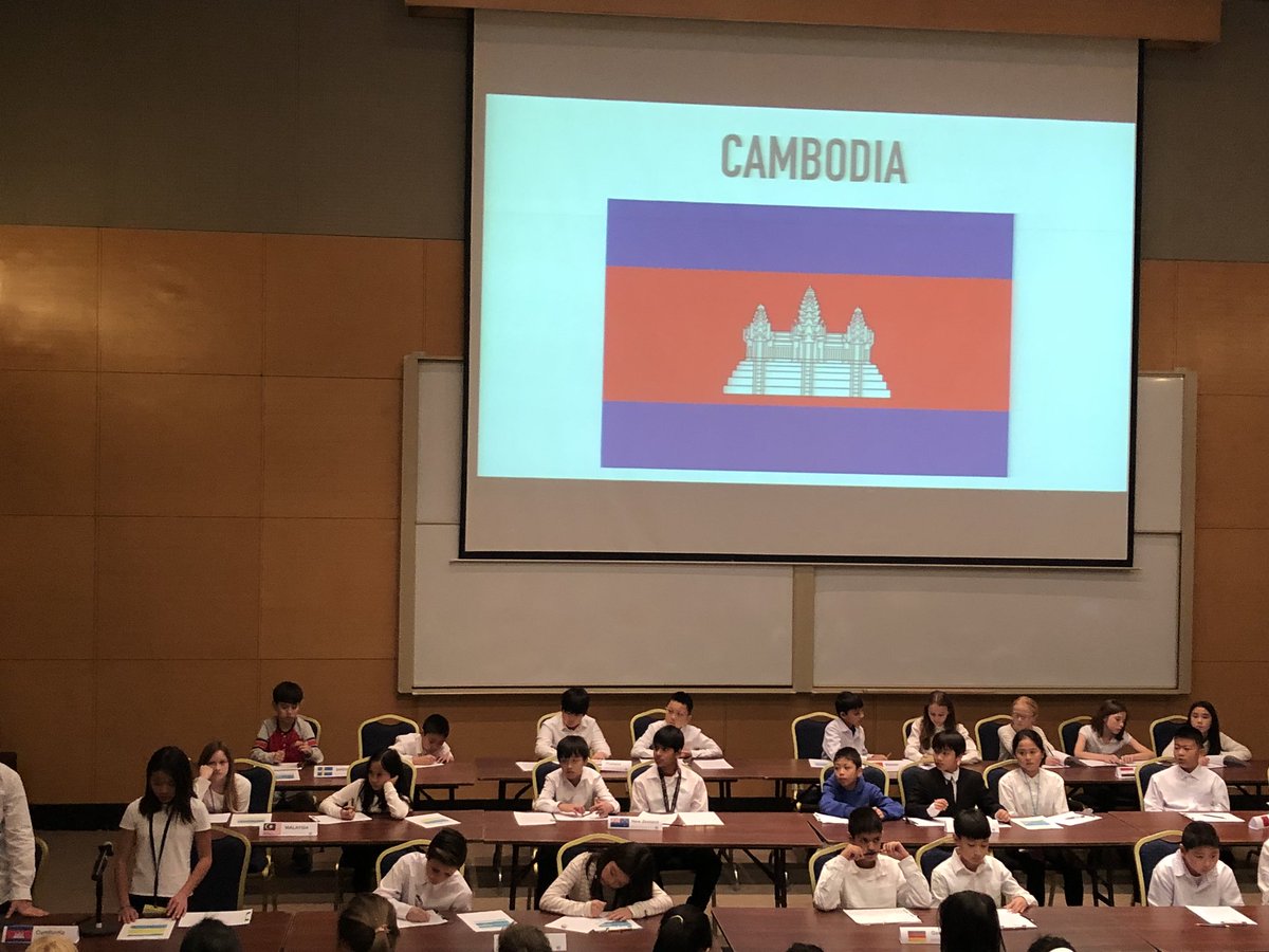 malihaiq5's tweet photo. A lot happening in PDES today! G5 Ss present their research on the World Water Crisis and solutions that are being developed to deal with the crisis at #MiniUN @serzinclioglu @MjHibbeln @daveyneill @SASchina https://t.co/800NgH2cBK