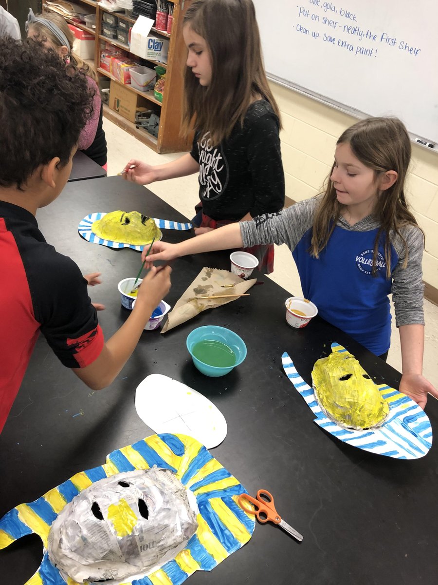 BellGregJr's tweet photo. Students @BoscobelSD showcase their creativity in art class.  See article at https://t.co/QhKdzGslqz https://t.co/x6hcCEpRNm