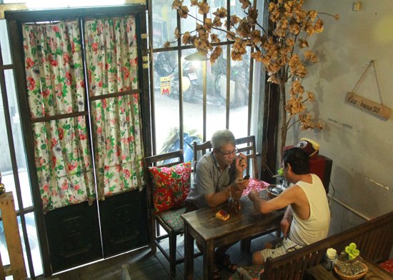 Hanoitimes2's tweet image. The Subsidy café evoking a distant time #Vietnam #cafe #distanttime #socialist #memories #Hanoi #old
hanoitimes.vn/my-hanoi/2018/…
