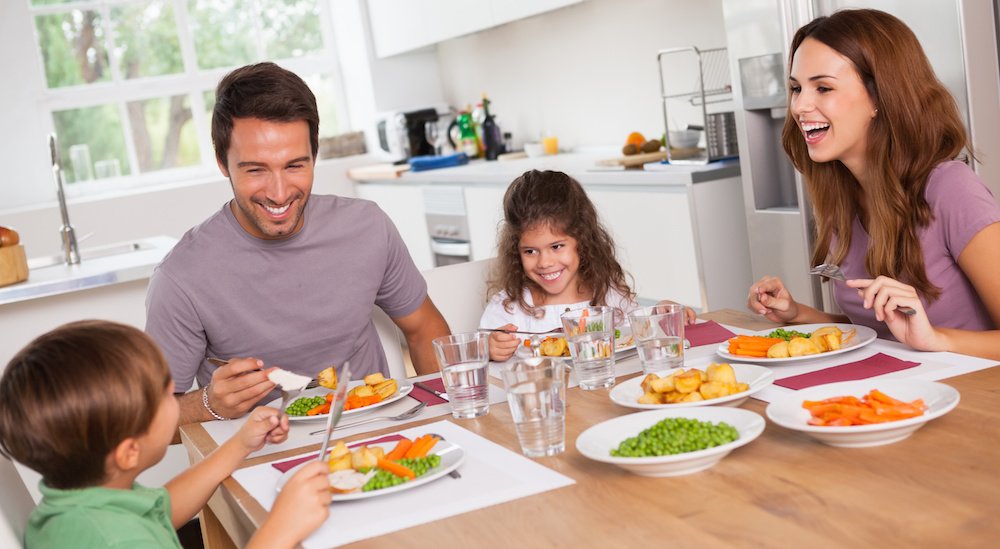 DrRobMelillo's tweet photo. Teach your child to have a healthy relationship with food with these tips from my book "The Disconnected Kids Nutrition Plan" https://t.co/geMhMdSPd2 #parenting #nutrition #disconnectedkids #family https://t.co/3Yb2tDaFqQ
