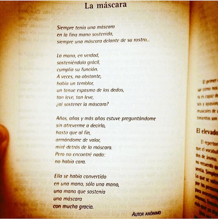 aixapermuy's tweet photo. “Verdadeiramente, 
non sabes case nada de mín. 

Tan só iso que mostro, 
a ti e a todxs. 

Ti pensas que é moito o teu saber...

Máis iso que parece ser eu,
que algo é, 
apenas representa unha parte, 
un anaco,
un minúsculo pedazo, 
da que son a soas”. https://t.co/3ZsvV2hTSf