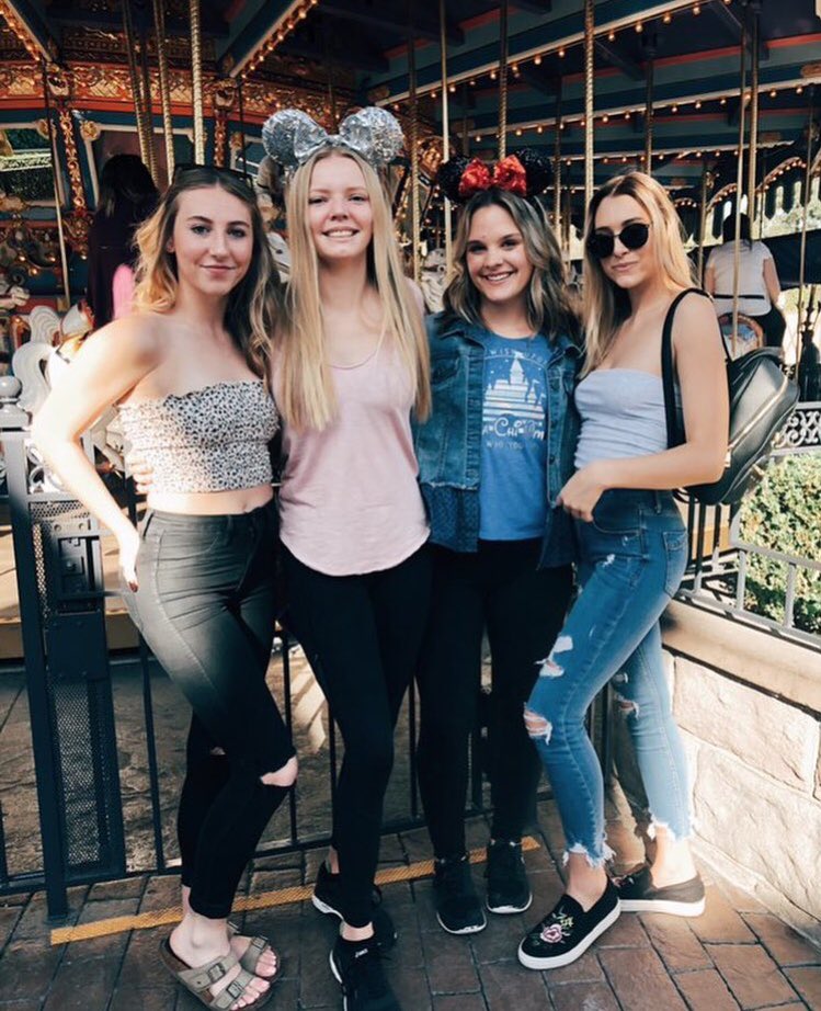 asu_axo's tweet photo. Today we spoiled our Executive Board, with a trip to the spa, in return for all the hard work and love they put into our chapter! Thank you ladies, we love you all !!! 😍💙 https://t.co/fc0egCRmwX