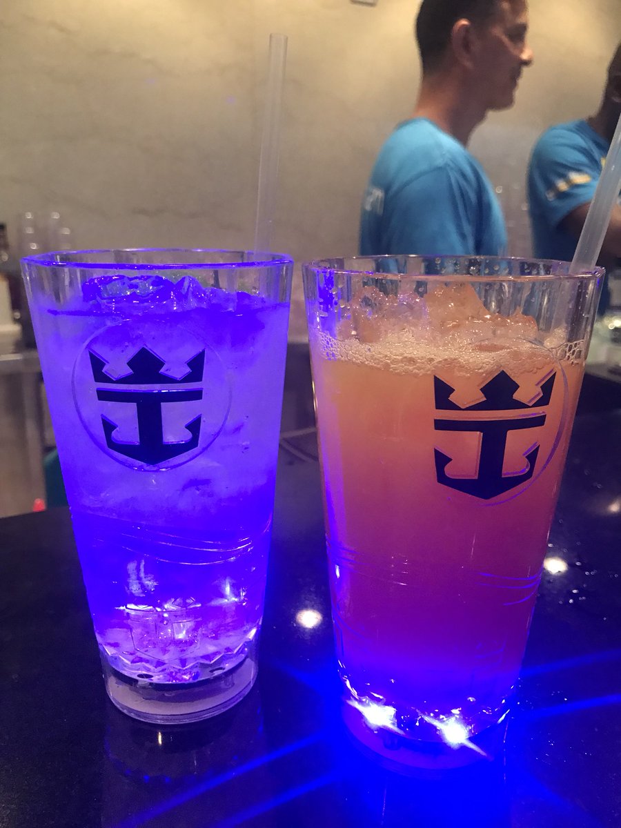 KHMTravel's tweet photo. Did you win something at our cocktail reception tonight? Let us know #KHMrocks #KHMCrystal2018 #ValueofYou https://t.co/DS9gi8sKE0