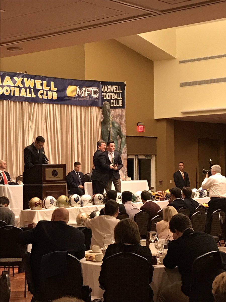CoachTivald's tweet photo. Great night honoring a great young man n athlete @Zthomas__10 @DiMino_AD @OBSupCittadino #minimax #tcs #obfootball https://t.co/1Zm4EEqCoC