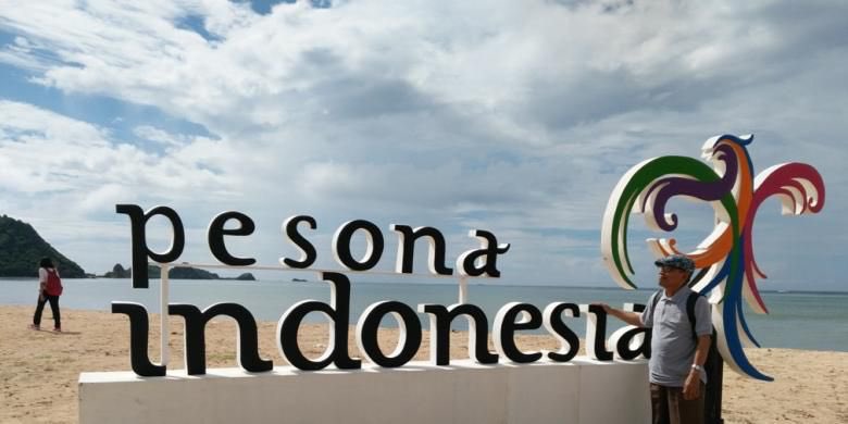 tamasyeah's tweet photo. Berikut 5 rekomendasi wisata di Lombok hasil kolaborasi Tamasyeah dan Kompas. Yuk check! https://t.co/xoFaCG5nvo https://t.co/awP9ypRBZ7