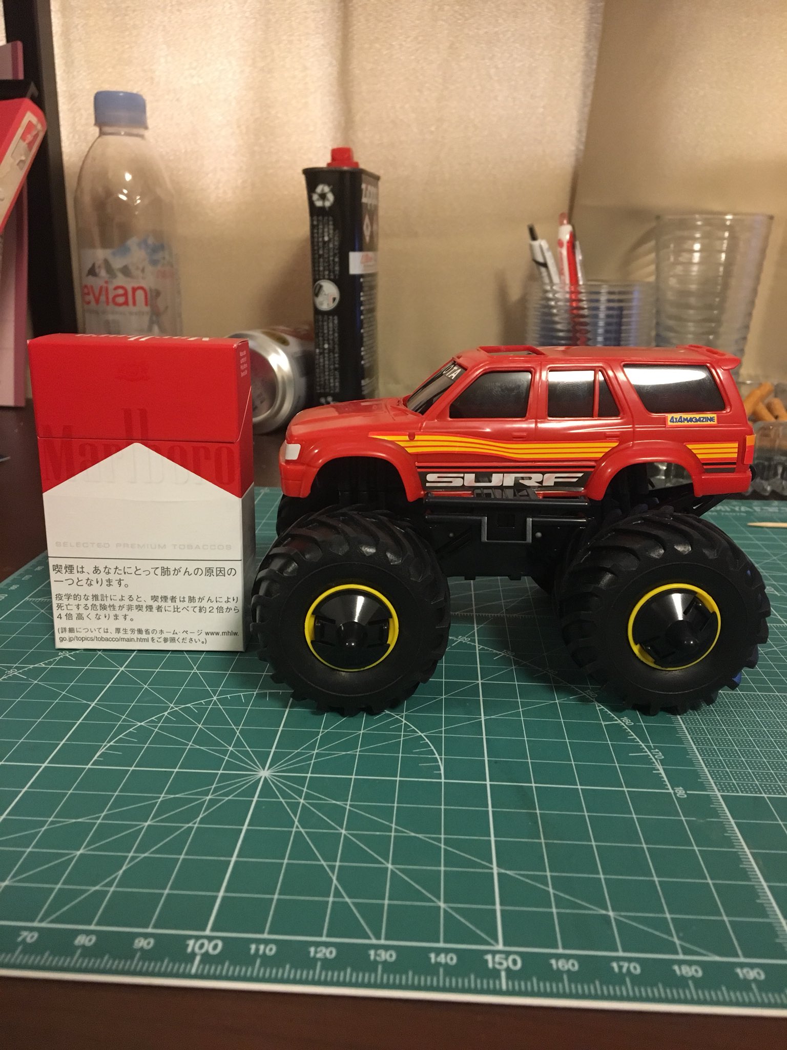 大地 Mariadolls やべー 車高高い はねる 仕事のようにレーサーミニ四駆作り続けてきたけど久々に爆笑しながら作ったw ハイラックスサーフ ミニ四駆 ワイルドミニ四駆 世界中のミニ四駆レーサーと繋がりたい T Co C4o4cafm2n Twitter