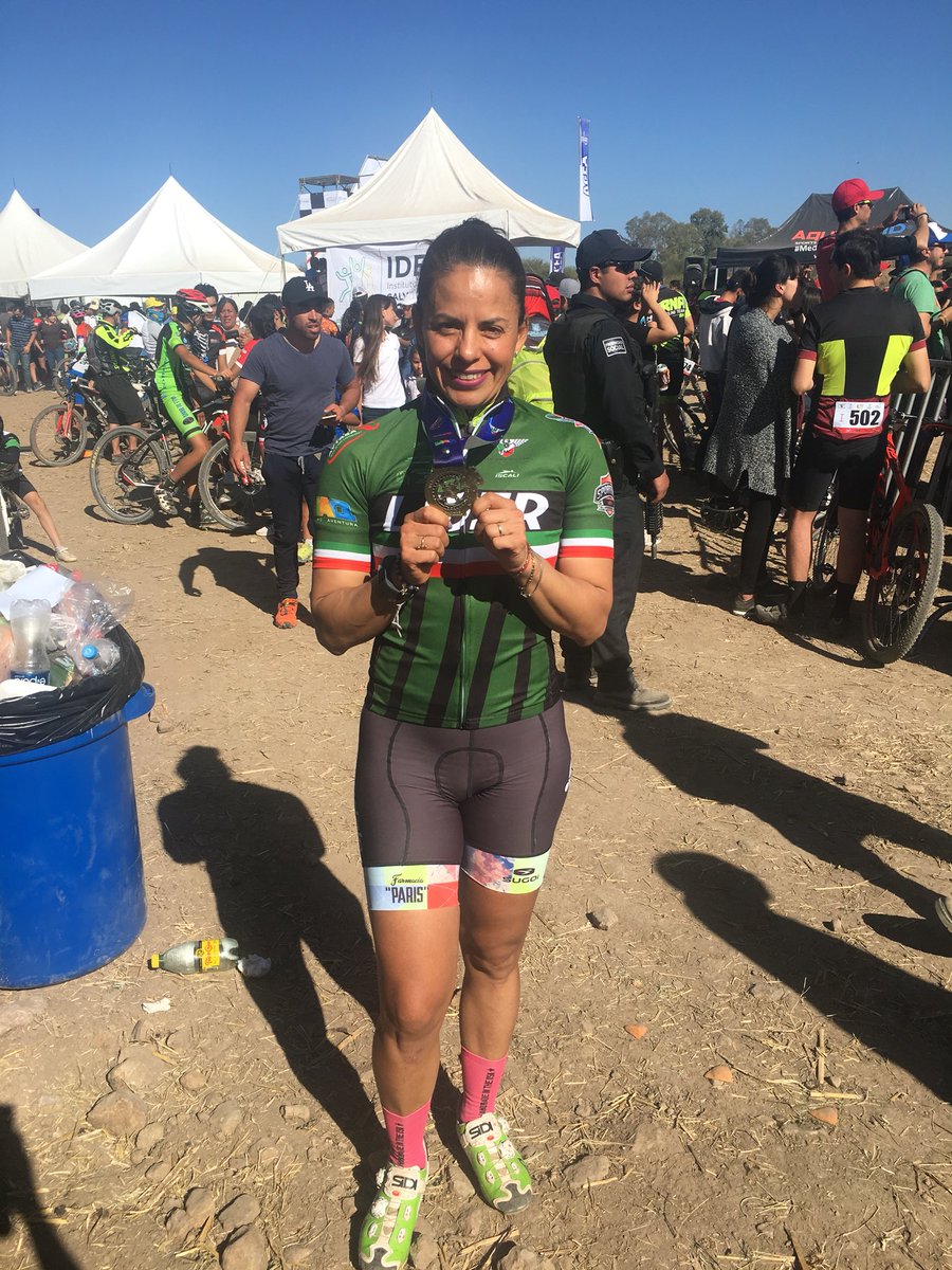 Soniabiker's tweet photo. 1er. Lugar y Líder, categoría Femenil 30. 1a. Fecha del Serial de Ciclismo de Montaña 2018. Calvillo, Aguascalientes. Y la fiesta comenzó... #EquipoFarmaciaParis #Kanin #Cannondale #POC https://t.co/XQp29Wpt6i