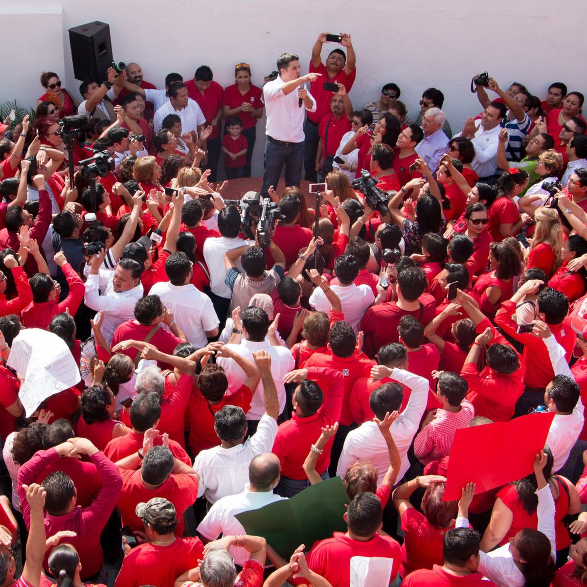 Que no quede duda <a href="/claudiocetinag/">Claudio Cetina Gómez</a> ganará la alcaldía, la <a href="/ClaudioMania18/">ClaudioMania</a> esta lista para llegar a todo el municipio en busca del apoyo de los ciudadanos.  Vamos con todo, vamos con <a href="/claudiocetinag/">Claudio Cetina Gómez</a> #ClaudioMania18 #Pich #AVBonfil #Tixmucuy #Hampolol estamos contigo.