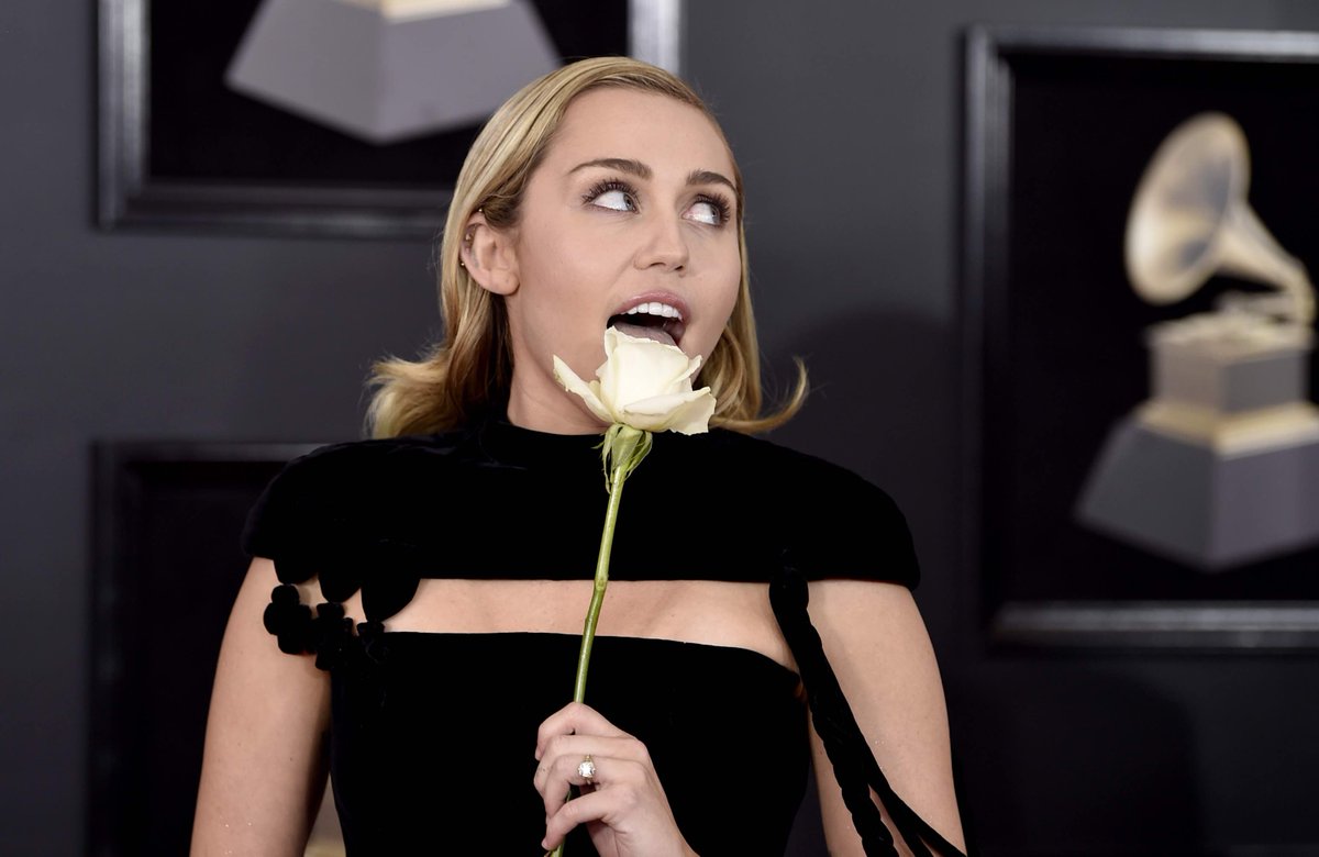 GMA's tweet photo. .@eltonofficial AND @MileyCyrus SINGING "TINY DANCER" WAS AMAZING! #GRAMMYs 
https://t.co/UABgHYK6fk https://t.co/BQaNBIAAdo