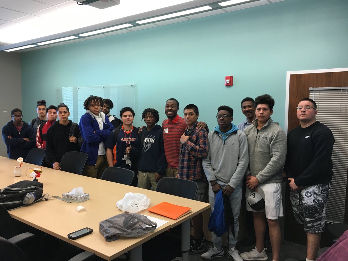 RodneyAPage's tweet photo. In tribute to #NationalMentorMonth, the light shines on Phoenix Rising Young Men's Group @ Success HS/RRISD. School-based mentoring &amp; life coaching experience. #RealLifeRealTalk. Building, Empowering, Inspiring 4 greater personal development &amp; increased academic achievement! https://t.co/NcOuoW0oM5