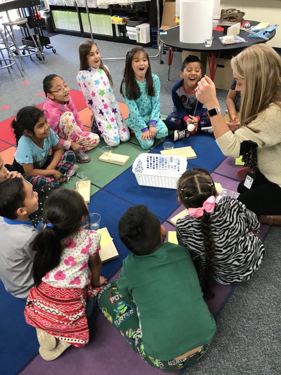 Love when students get excited in the Innovation Lab! Who knew learning about sound waves could be so exciting! Thank you <a href="/ycturner1/">Yvette Turner</a>. #FSS_STEM, #FUESD, <a href="/FUESDSchools/">FUESD Schools</a>