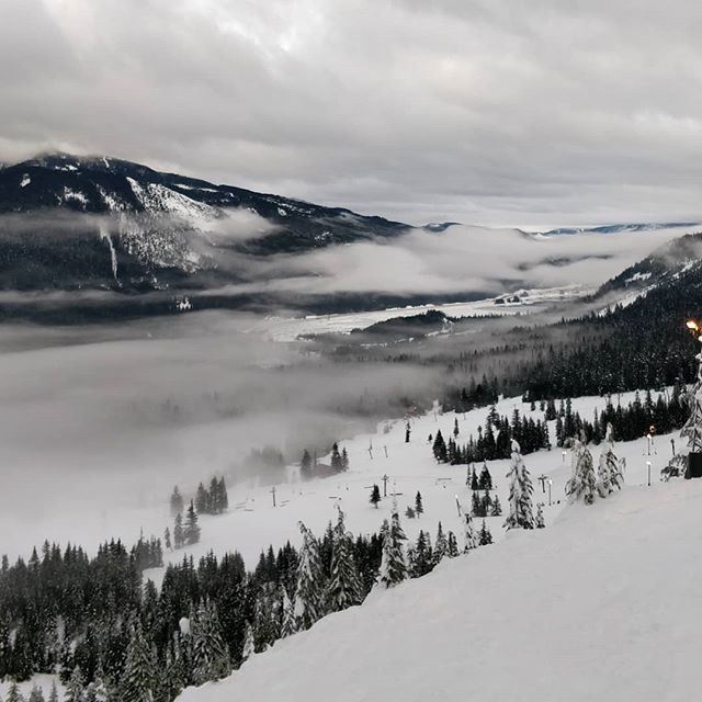 SagMor's tweet photo. Above the clouds https://t.co/2tjHWTh51v https://t.co/cEdbqNriIk