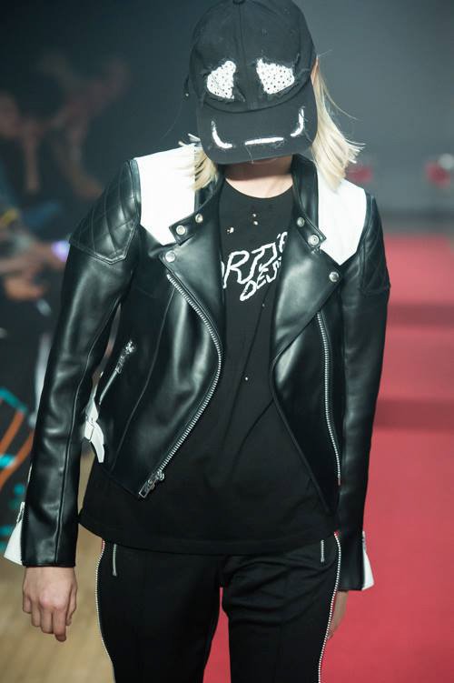 fashionsnap's tweet photo. G-DRAGONやDARAが着用、99%IS-の「GHOST CAP」に別注モデルが登場
https://t.co/h2GvLBsAVG
#GDRAGON #GHOSTCAP https://t.co/oPTjGn589h