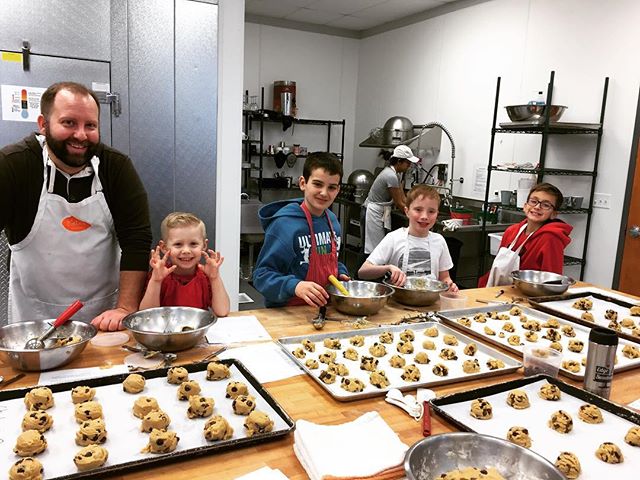 edgeofsweetness's tweet photo. Our first Kids Baking Series was a hit today! An all boy class - we learned the purpose of ingredients and techniques in mixing, scooping, and baking Chocolate Chip Cookies and Snickerdoodles! What a blast!! #kidsbakingclasses #edgeofsweetnessbakery #cookies #bakingbasics https://t.co/NiysfiUPye