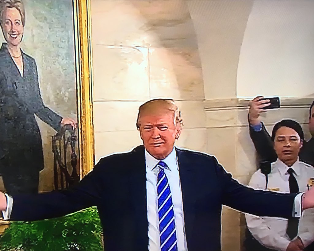 davefountain2's tweet photo. @401notOK @nwsf @FoxNews @HillaryClinton @realDonaldTrump Here’s @HillaryClinton in the White House with President @realDonaldTrump https://t.co/uwESoGOx6p